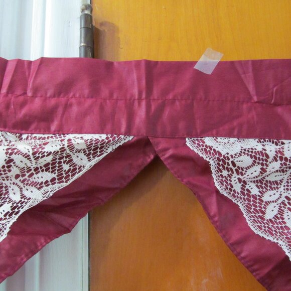 Swag Curtain Ivory Floral Lace with Burgundy 62 x 30 Beautiful! - Picture 9 of 16